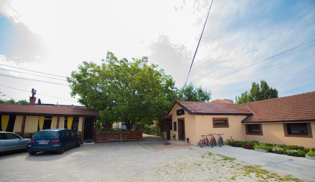 Vila Chess Belgrado Buitenkant foto