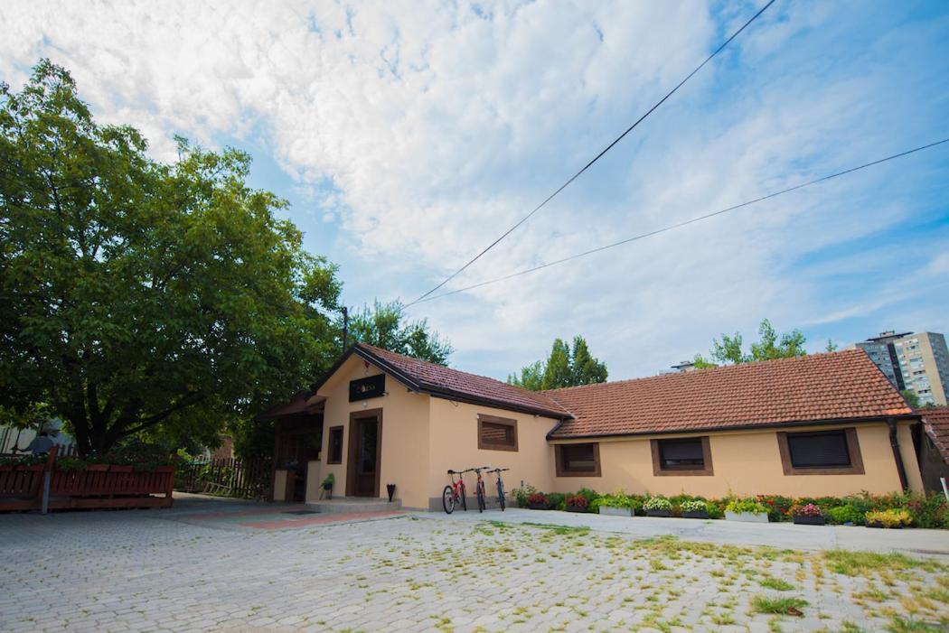 Vila Chess Belgrado Buitenkant foto
